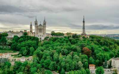 Découvrez le charme intemporel du quartier Point du Jour à Lyon : culture, gastronomie et divertissements !